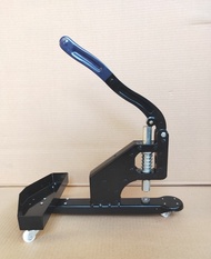 Máy dập khuyên bạt URE - Máy đột khoen bạt URE