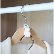 Set of 5 hole-punched clothes hangers to save space with many layers of wardrobe, neatly folded hang