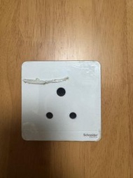Schneider Electric 三孔插座面板｜國際插座（白色）