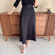 Preloved Haruka Skirt - Korean Loose Maxi Skirt Polyester Anti-WrinkleWanita - Flare Skirt Wanita - 
