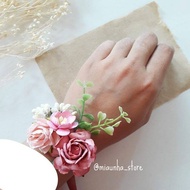 Handcorsage M is a bit small Hand corsage wedding flower bracelet/ hand corsage bracelet for wedding