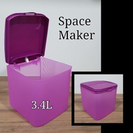 Tupperware Space Maker 3.4L (1) 19.0cm(L) x 17.7cm(W) x 17.8cm(H)Retail Price S$21.75