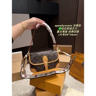 [Gift Packaging] Baguette Bag Fashion Genuine Leather Bag Shoulder Bag Bag Crossbody Bag Crossbody B