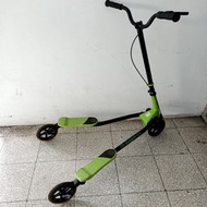 知名品牌Fliker搖擺滑板車