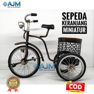 Miniature Bicycle Basket Stationery Holder Office Desk Display Diecast 1 PCS