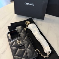 Chanel魚子醬牛皮 菱格紋 鏈條 IPhone 15 pro手機殼