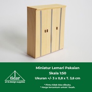 Miniature 3-Door Wardrobe Model / HR Wooden Wardrobe 1:50 scale