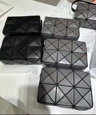 ISSEY MIYAKE 三宅一生 BAO BAO 黑色菱格迷你斜孭盒子袋