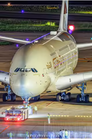 1/160 Scale Model Diecast Plastic Resin Airline A380 ETIHAD Airplane With Light and Wheel Plane Coll