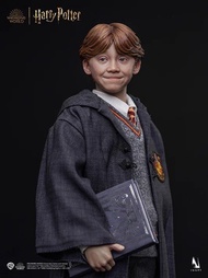 INART Harry Potter and the Philosopher's Stone - Ron Weasley 1/6 Collectible Figure Standard Edition