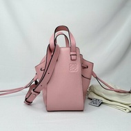 LOEWE Hammock Mini櫻花粉吊床包