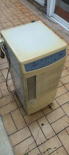 Hitachi Dehumidifier RD-2030CH, 19.2 litres/day. Made in Japan. 抽濕機。