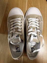 FILA 米色帆布鞋 39號