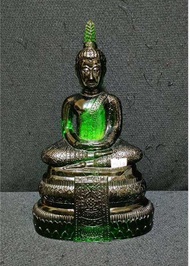 No. M/13 พระบูชาพิมพ์ พระแก้วมรกต 25 พุทธศตวรรษ ปี พ.ศ.2500 ร.9 ร่วมประธานพิธี เนื้อแก้วเขียวมรกต /