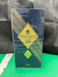 Royal salute 25 Years Old Scotch Whisky The Treasure Blend 700ml 搬屋割愛