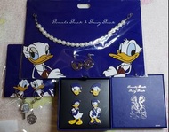 香港迪士尼樂園唐老鴨黛絲耳環頸鏈徽章hong kong Disneyland Donald daisy duck earrings necklace pin