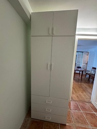 新淨衣櫃Cabinet measurement. Length -220cm. Breadth-80cm. Depth-57cm