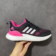 🤩必備輕量緩震跑鞋🤩 愛迪達Aerobounce女款透氣緩衝跑步鞋 | 螢光桃粉潮酷撞色 | 工程網面透氣不悶腳 | Bounce高回彈減震中底 | 防滑耐磨橡膠大底 | adidas Aerobou
