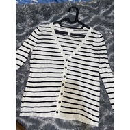 Black and white striped v-neck top HNM/ top HNM/ t-shirt HNM t-shirt HNM t-shirt