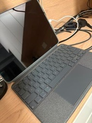 Logitech Combo Touch 鍵盤護殼配備觸控板 灰色（適用於 iPad Air 4 / Air 5）