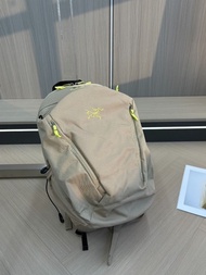Arc'teryx Mantis 26 Backpack Taupe Khaki Neon Yellow Embroidery