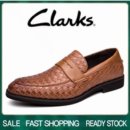 Clarks_รองเท้าผู้ชาย รุ่น สีดำ รองเท้าหนังแท้ รองเท้าทางการ รองเท้าแบบสวม รองเท้าแต่งงาน รองเท้าหนัง