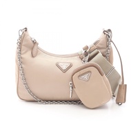 [มือสอง] กระเป๋าสะพายไหล่ Prada รุ่น Re-Edition 2005 BH204 สีเบจ ทำจากหนังและไนลอน กระเป๋าสะพายไหล่ส