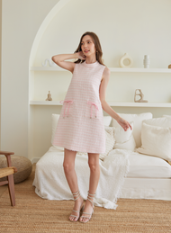 LAVORI | เดรส รุ่น Ella Dress เดรสสั้น แขนกุด คอตั้ง ดีเทลโบว์ กระเป๋าหน้า 2 ข้าง (LAV36)