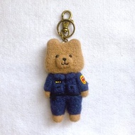 林檎小熊穿警察制服 羊毛氈鑰匙圈