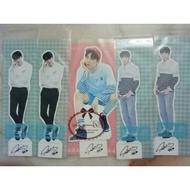 NU'EST Wanna One produce 101hwang minhyun  standee