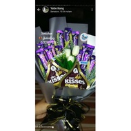 READY STOCK CHOCOLATE BOQUET MURAH, CANTIK & HALAL BIRTHDAY OR ANNIVERSARY SENTUHAN Yatie@ziz