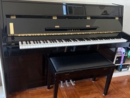 Yamaha C108 黑色鋼琴連琴凳，琴套