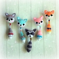 Fox pattern wool keychain