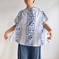 【獨一無二】橫向寬幅套頭衫 附袖 全手工縫製 - 浴衣布料 白色配藍色磁磚風格圖案