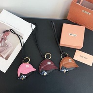 MIUMIU 繆繆 全新皮革棒球帽造型掛件 時尚包包掛飾 香港專櫃同款