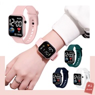 New Watch นาฬิกาข้อมืออิเล็กทรอนิกส์ นาฬิกาแฟชั่น สำหรับผู้ชายและผู้ นาฬิกาข้อมืออิเล็กทรอนิกส์ LED ทรงสี่เหลี่ยม
