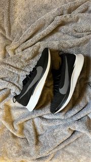 NIKE ZOOM FLY FK  US8.5 AR4561001