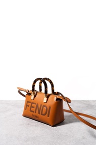 TAS WANITA FENDI BY THE WAY MINI EMBOSSED LOGO TOP HANDLE CUOIO ORIGINAL