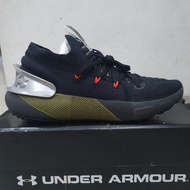 Sepatu UA phantom 3 black gold