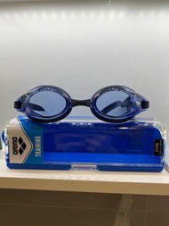 Arena 訓練泳鏡