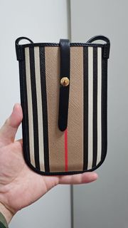 全新歐洲水貨，Burberry 格紋手機卡套