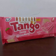 Tango Wafer Renyah Sassy Strawberry 110gr