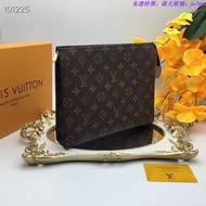免運特價LOUIS VUITTON(路易威登)大容量手抓包手拿包公文包牛皮商務男包M47542 LV休閒男包 長夾錢包