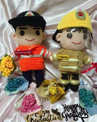 手勾畢業公仔 全人手織畢業公仔 可繡字