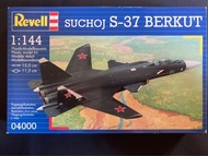 Revell 1:144  SUCHOJ S-37 模型