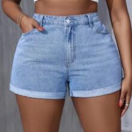 Plus Size Women's Cuffed Hem Casual Denim Shorts With Pockets
