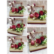 gubahan frame mas kahwin + bekas cincin (maroon cream gold)