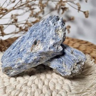 Raw Blue Kyanite with Quartz 蓝晶石