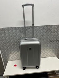 微瑕疵系列：可上廉航：Delsey 20 吋行李箱；Delsey 20 inch luggage 54 x 36 x 22cm