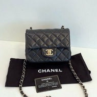 香奈兒/Chanel 黑金菱格CF方胖子